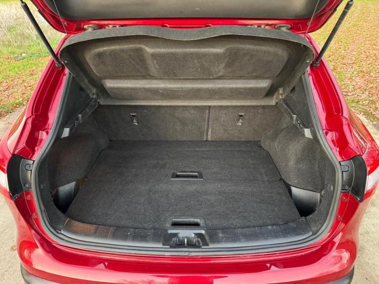 2015 Nissan Qashqai 1.6 dCi Tekna 5dr HATCHBACK Diesel Manual