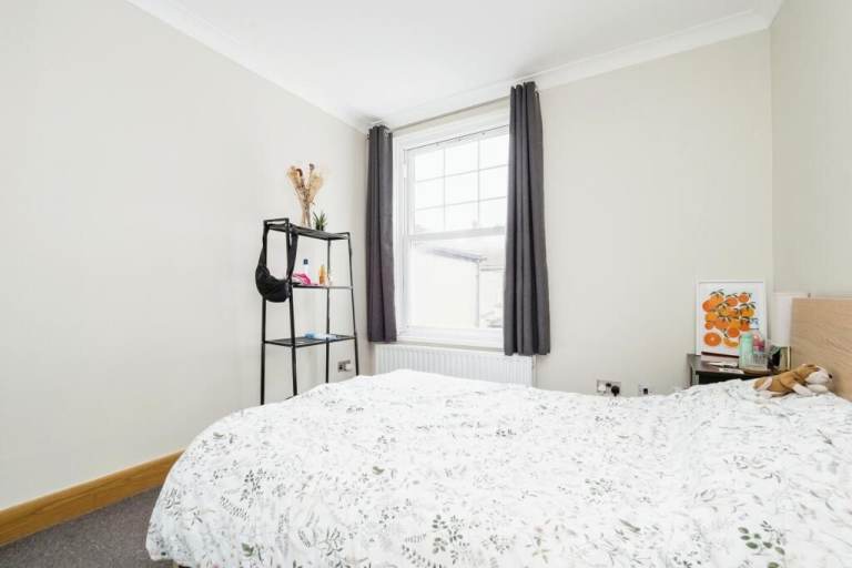 🏡🗝 Spacious Double Room in a Peaceful Area – All Bills Included – Bromley 🏡🗝