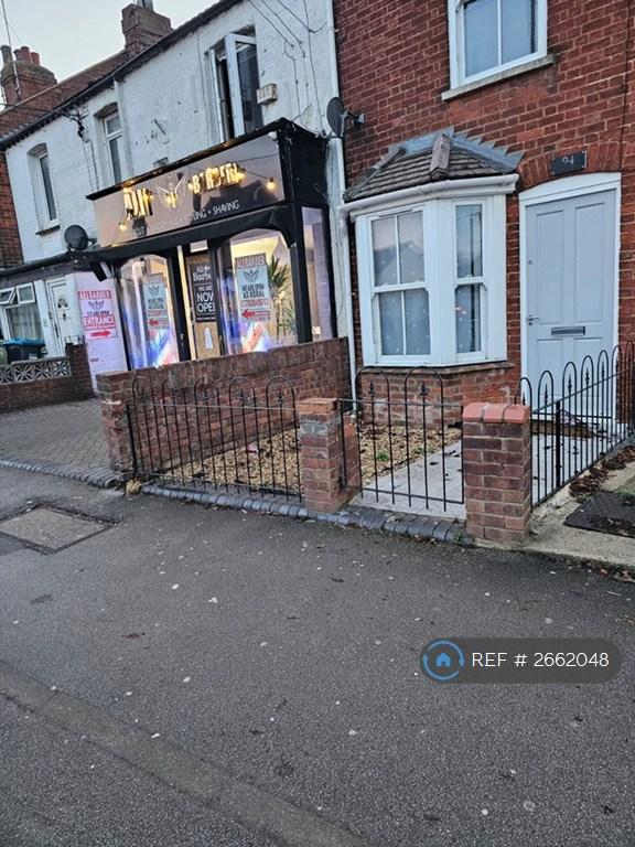 2 bedroom house in Station Road, Woburn Sands, Milton Keynes, MK17 (2 bed) (#2662048)