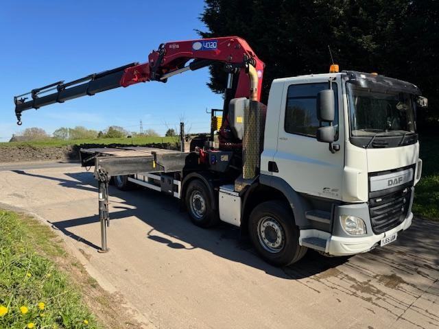 2015 65 DAF CF 400 E6 8x2 26ft cheese wedge beaver tail HMF 4020 remote crane