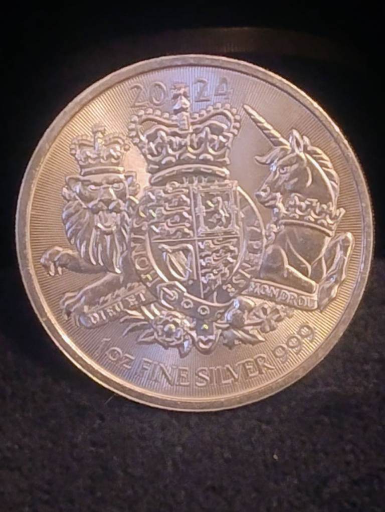 Royal coat of arms 1oz silver coin 