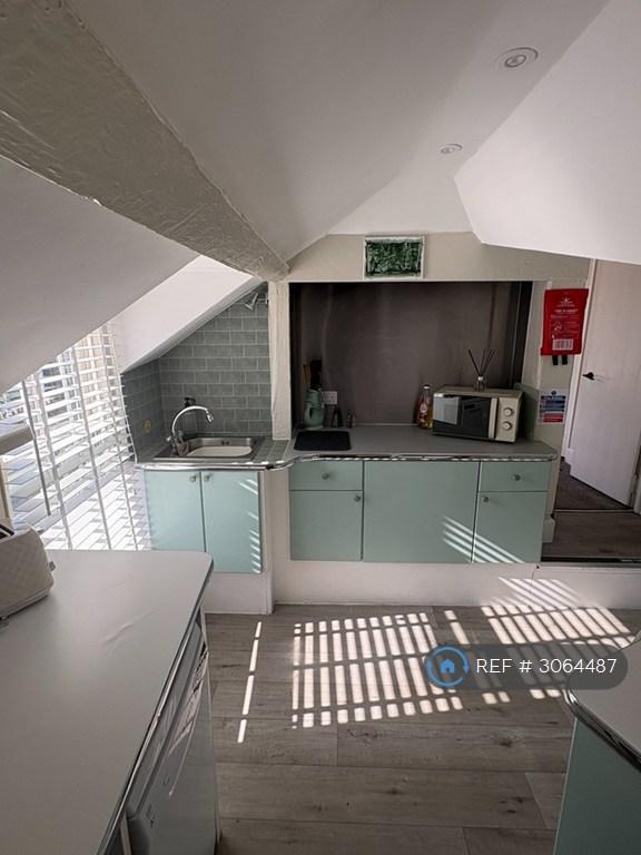 2 bedroom flat in Port Isaac, Wadebridge, PL29 (2 bed) (#3064487)