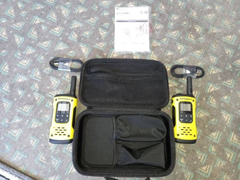 2x Motorola Radios 