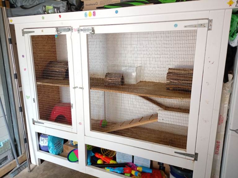Rabbit/Guinea pig cage. 