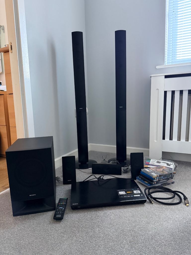 Sony Home Cinema System with blue ray player 