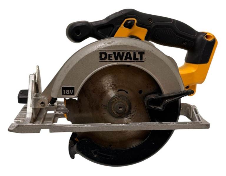 DeWalt Circular Saw  DCS391