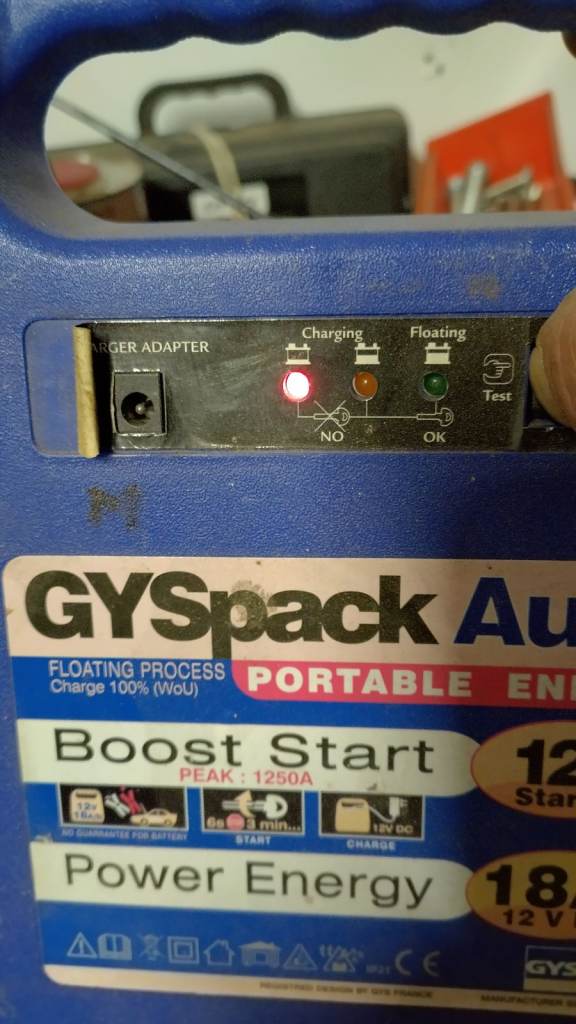 free delivery. gyspack 400 12v boost starter car motorcycle power supply camping