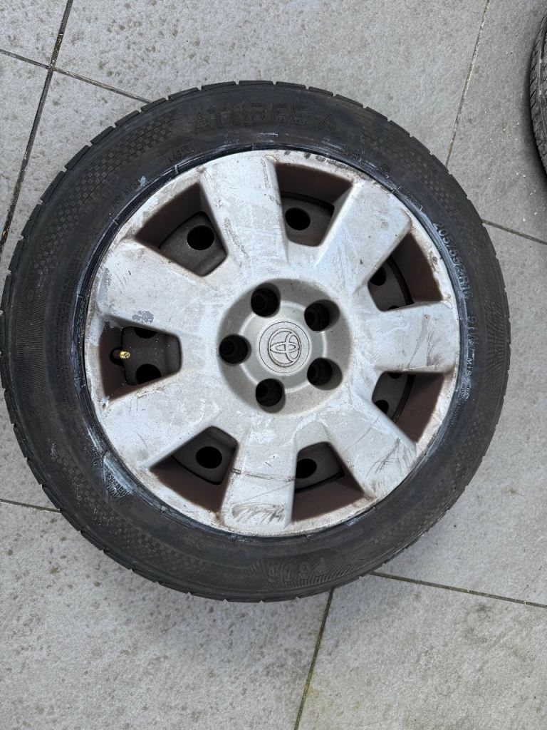 Toyota Corolla Verso 2006 wheel with plastic Toyota 
