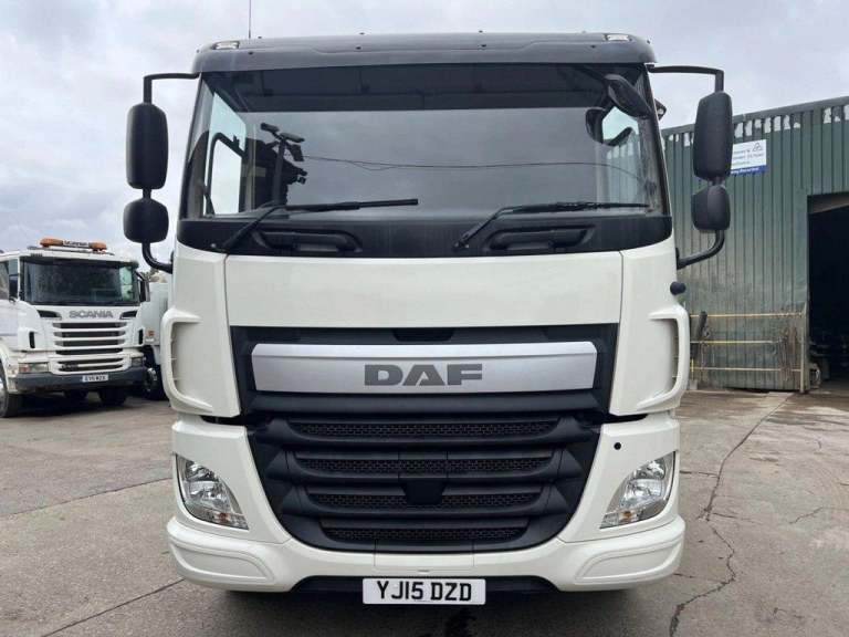 2015 DAF CF-370 6X2 CRANE VEHICLE