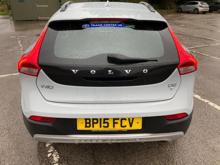 2015 Volvo V40 D2 [120] Cross Country Lux 5dr Geartronic HATCHBACK DIESEL Automatic