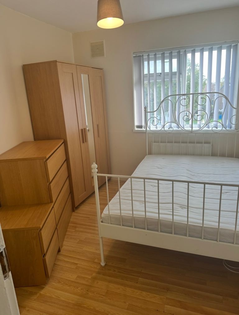 Room to rent in wythenshawe 