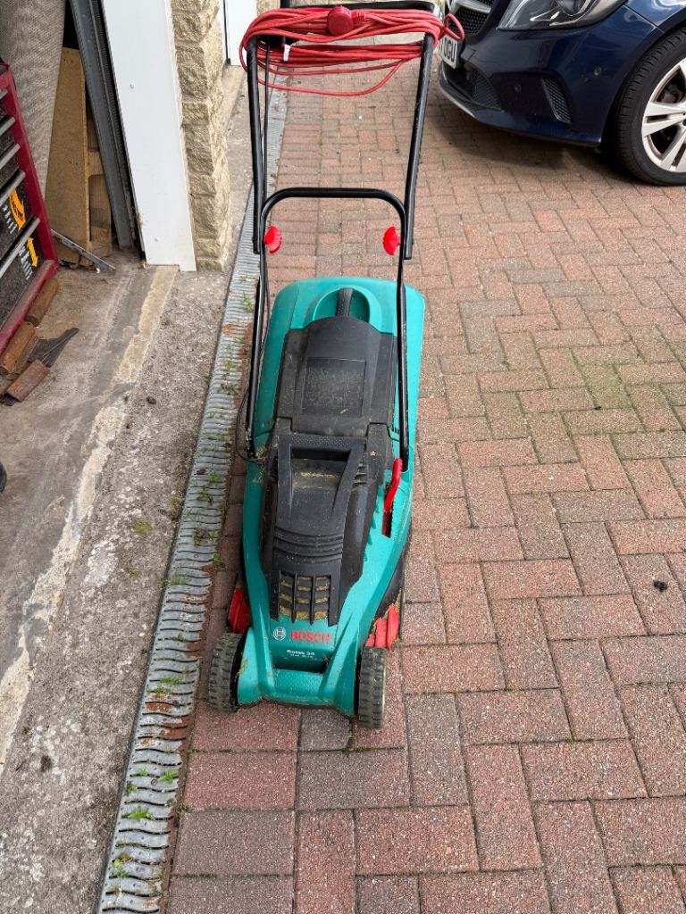 Bosch Electric Lawnmower – Good Condition