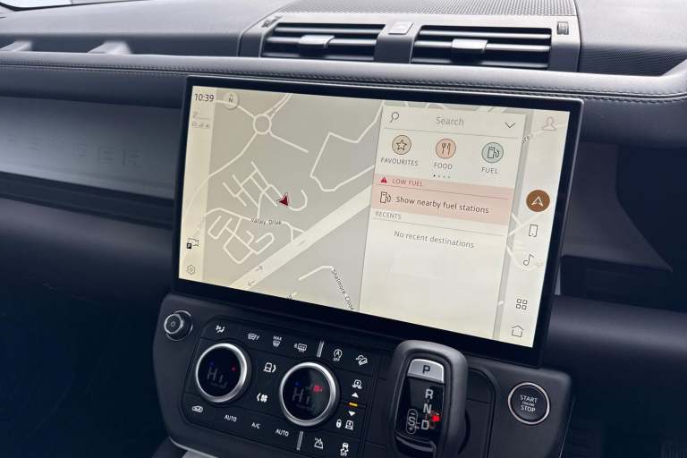 2025 Land Rover Defender 110 3.0 D250 MHEV X-Dynamic HSE Auto 4WD Euro 6 (s/s) 5dr SUV Automatic