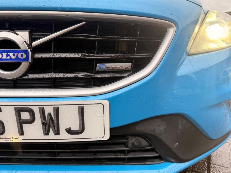 2015 Volvo V40 D4 [190] R DESIGN Lux Nav 5dr HATCHBACK DIESEL Manual