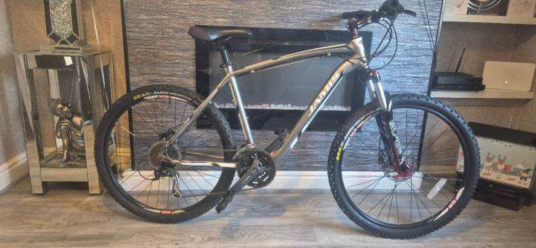 Adult jamis durango comp mountain bike 