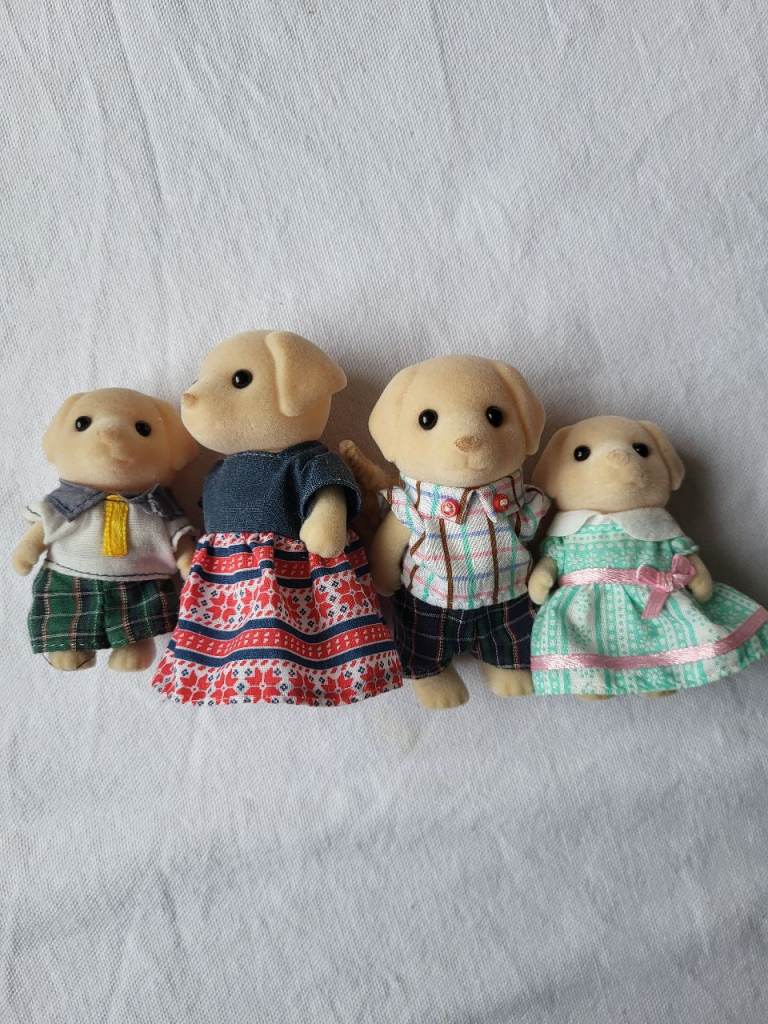 Sylvanian Family - Yellow Labrador Family