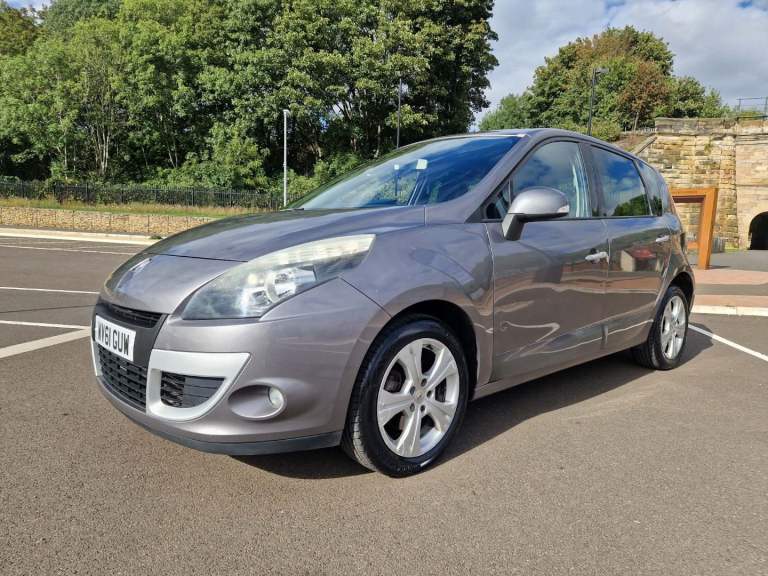 LOW MILEAGE 2011 RENAULT SCENIC DYNAMIQUE TOMTOM
