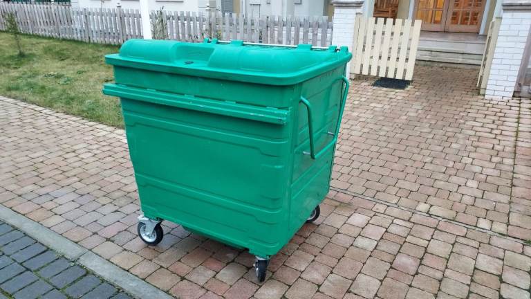 1100L Wheelie Bin Green Galvanised Powder Coated 