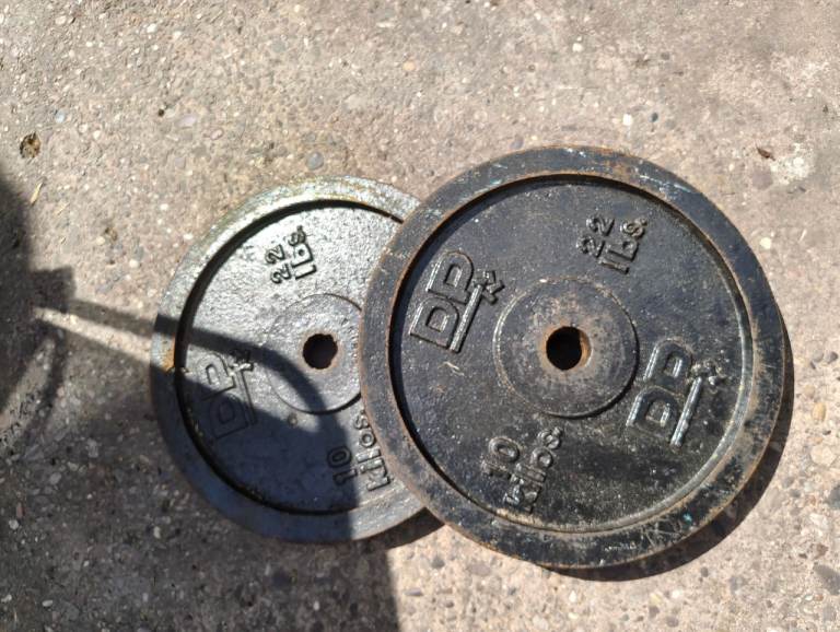 Gym equipment DP Cast Iron Weight Plates 2 x 10 kg 