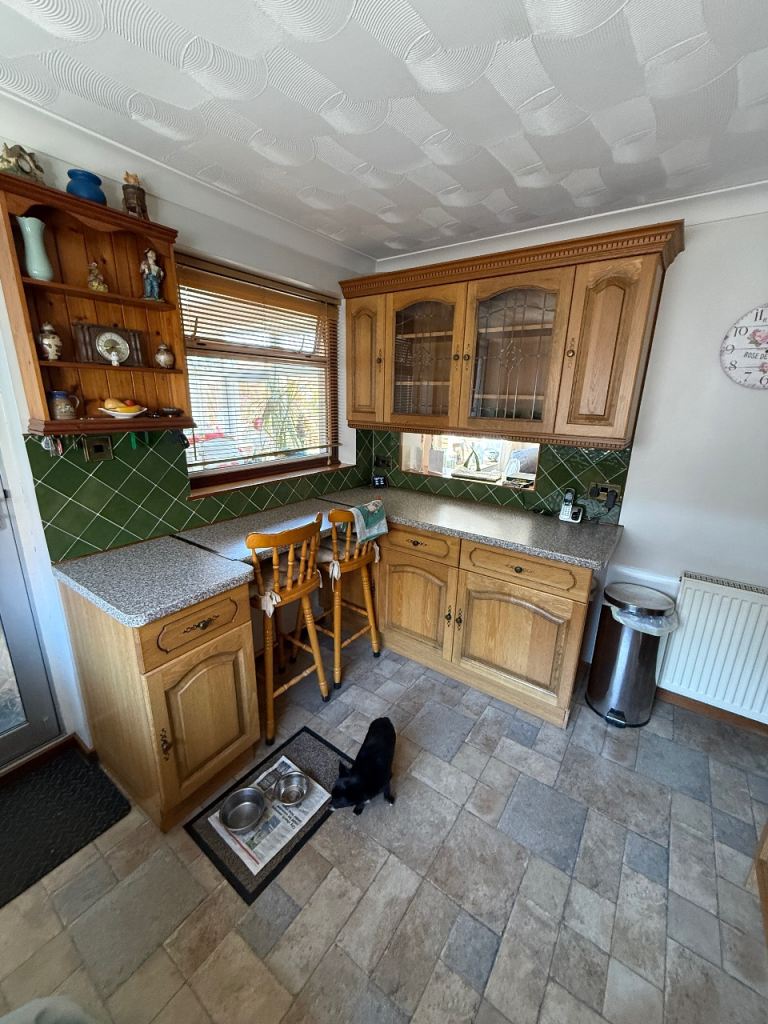 Old oak kitchen units needs a new home