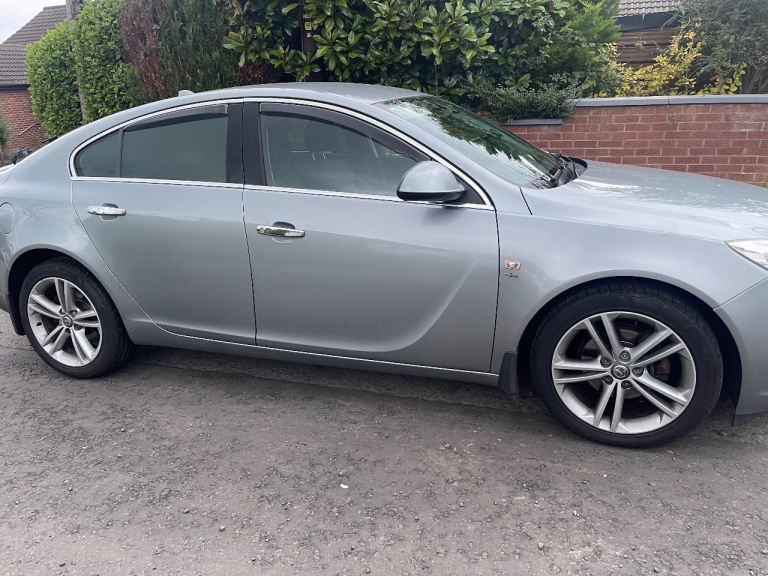 Vauxhall insignia 2011