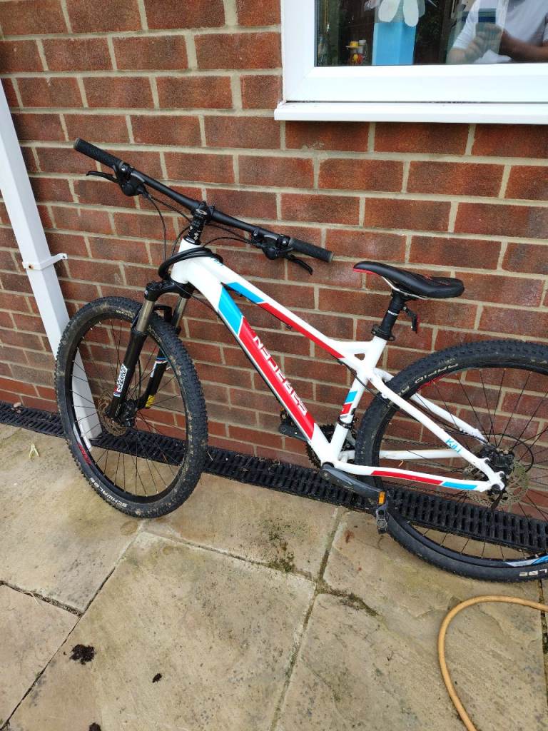 Saracen Kili Flyer 29er hardtail