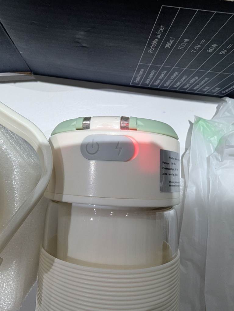 Aamsrak Portable Juicer 380ml Cordless - Shakes Smoothies Juices on the Go - New