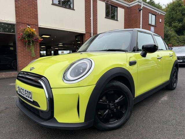 2023 MINI Hatch 2023 23-Reg Mini Cooper Classic 5dr Auto,1 OWNER,SUNNY SIDE YELLOW! HATCHBACK Pet...