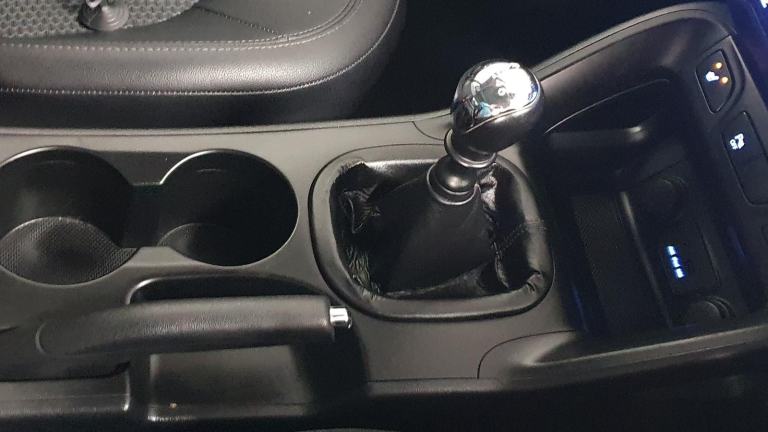 HYUNDAI IX35* 1.7 Crdi * 2wd* DIESEL*26,000 MILES* 1 OWNER* FULL S/HISTORY 