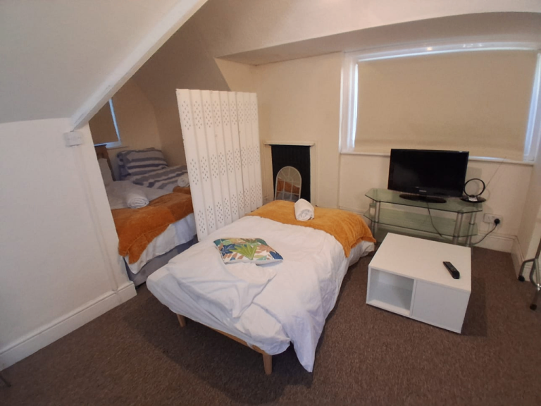Spacious and Cosy Double Rooms for Rent in - SO15 5DL