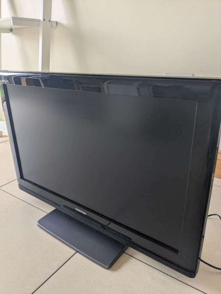 Toshiba 32” TV with Remote – Working, Good Condition