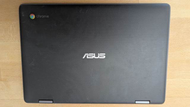 ASUS C214MA Chromebook - Good Working Order | in Maidenhead