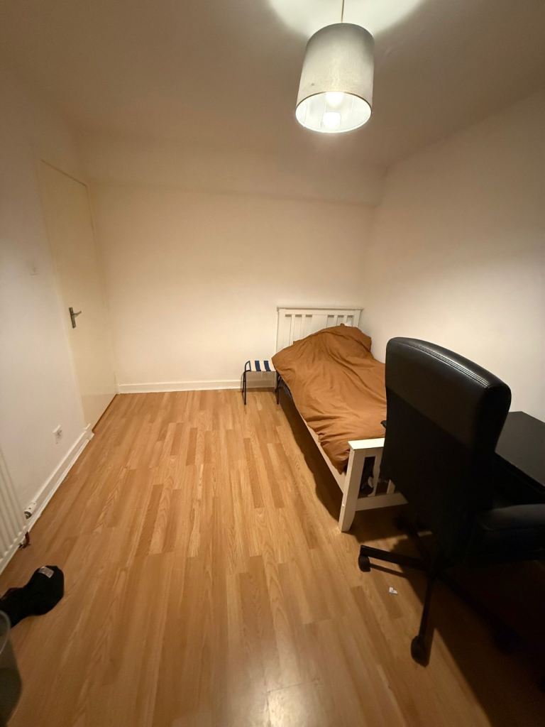 Room for rent near paisley campus uws 