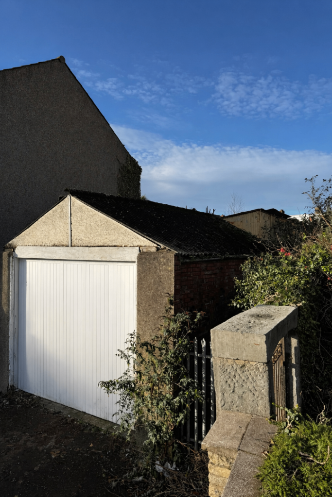 Secure Garage: Your Ultimate Storage/Workshop Solution near Bristol City Centre