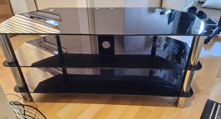 TV Stand Glass Black - FREE!