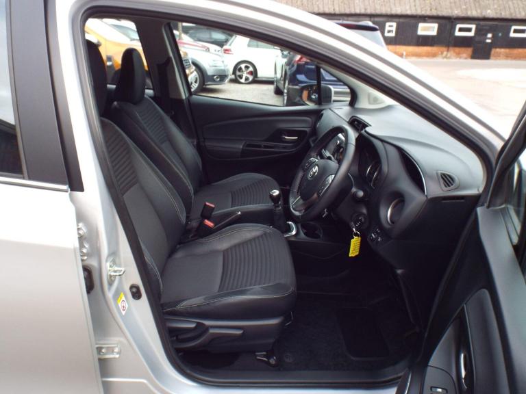  Toyota Yaris 1.33 Dual VVT-i Excel Euro 5 5dr Euro 5 Petrol Manual