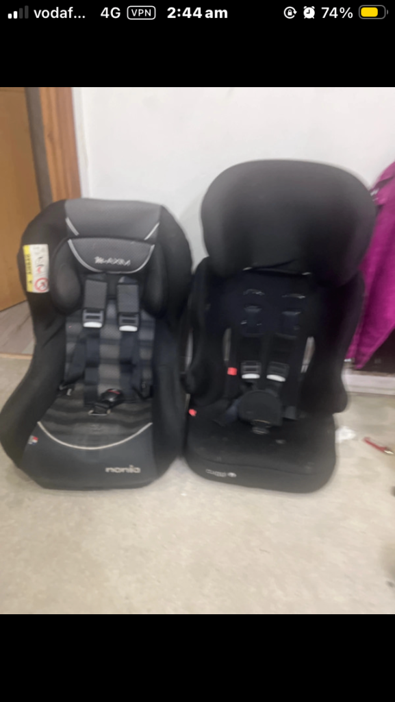 2 booster seats 