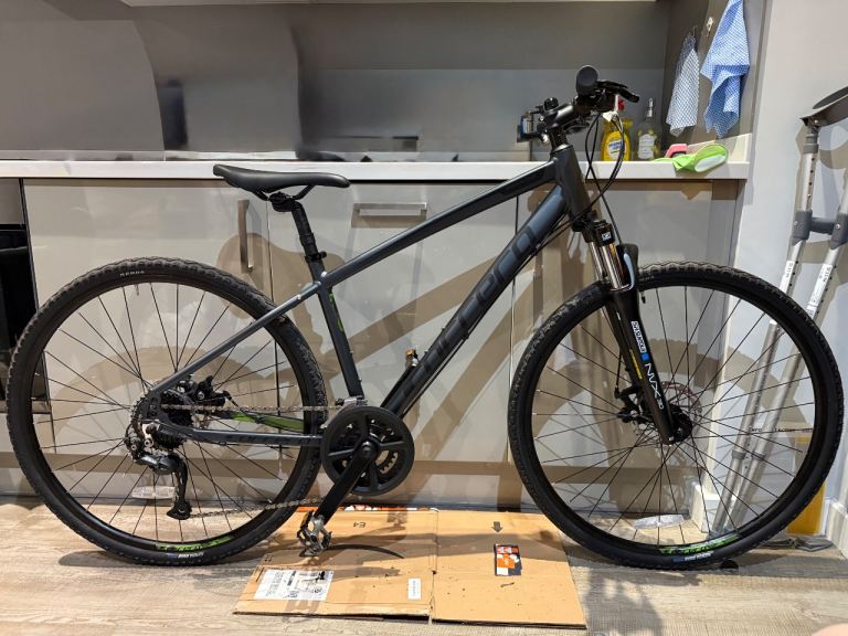 Carrera Endeavour Men’s Hybrid Bike - S Frame