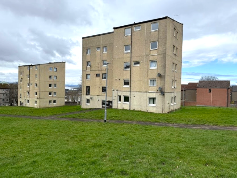 Earn Crescent, Dundee - Two Bedroom Property To Rent