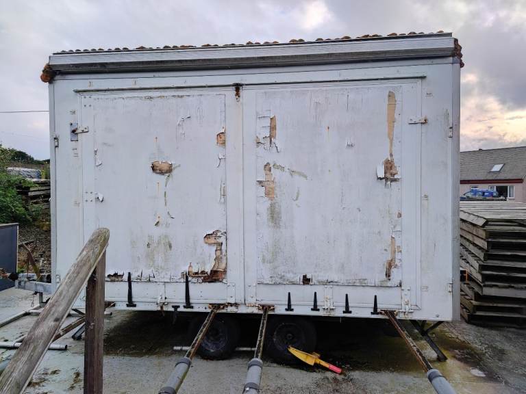 Double wheeled stage trailer 6 x 12 feet