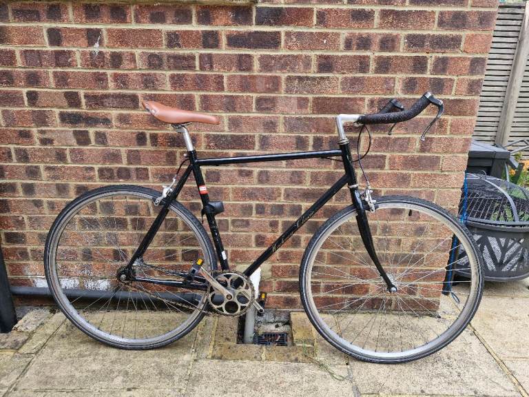 Hackney Club Black Classic Bicycle Large 56cm