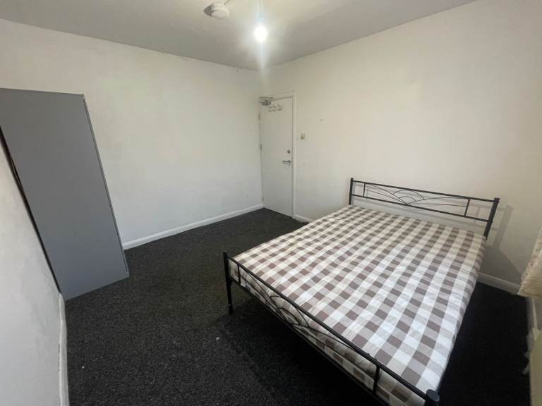 Spacious and Cosy Double Rooms for Rent in - E4 9DE