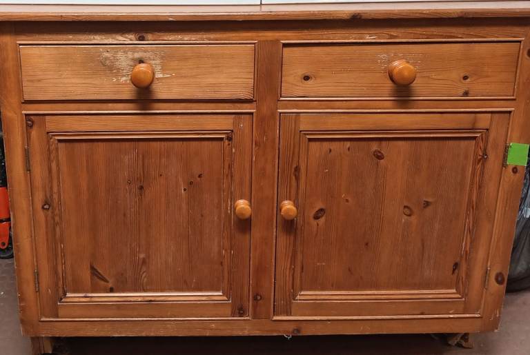 Wooden Unit Free to collect 