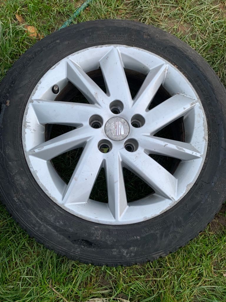 image for 4 SEAT LEON alloys. Perfect condition 