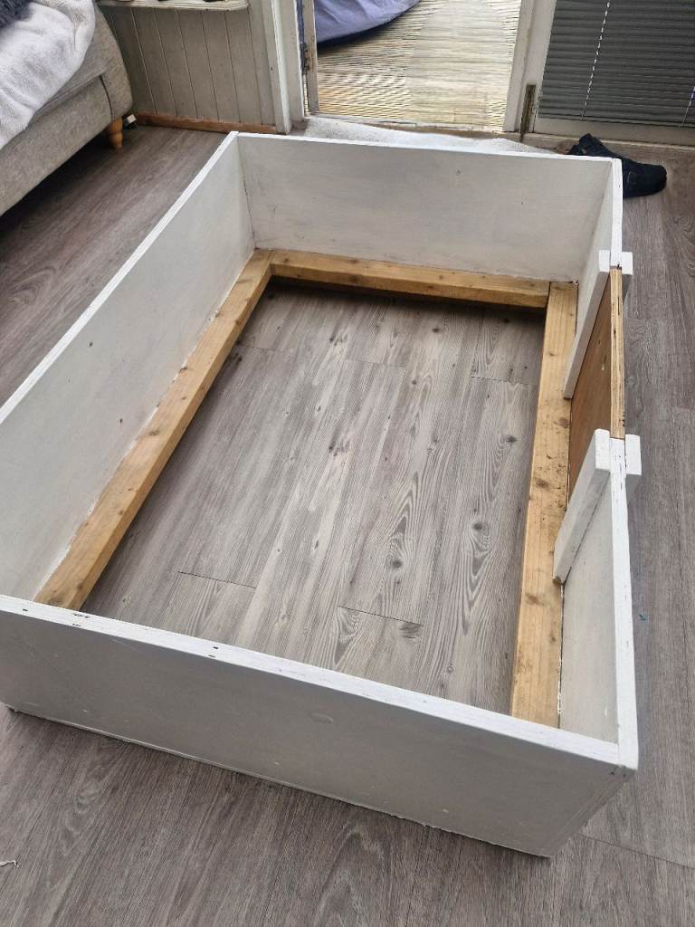 Whelping Pen