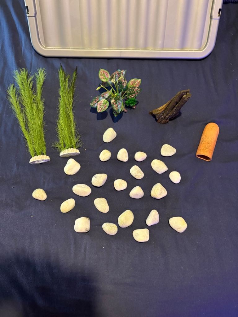 Fish tank aquarium decor wood stones pleco cave plants 