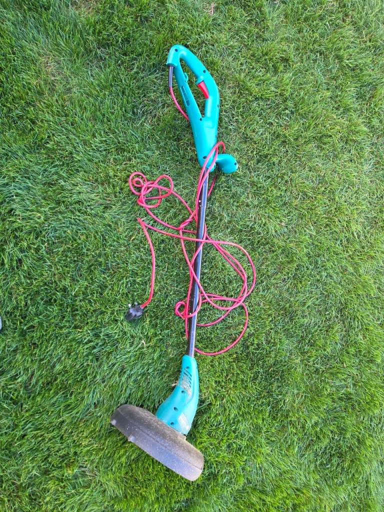 Bosch Electric Grass Trimmer – Good Condition