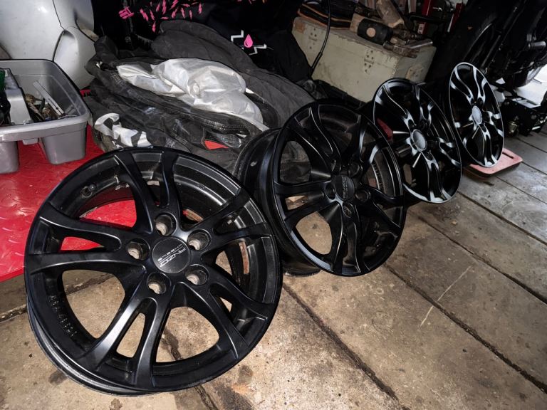 Anzio Turn wheels racing black 15” x4