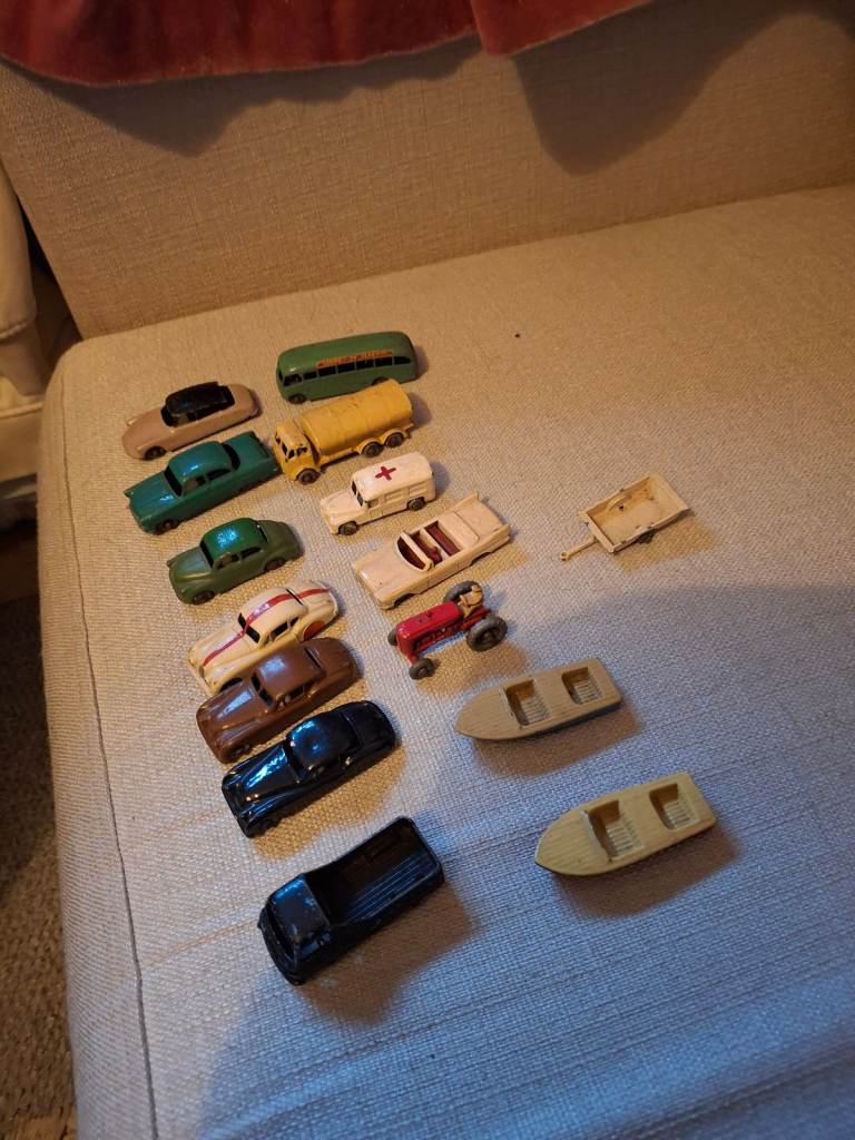Job lot matchbox vintage cars and boats 
