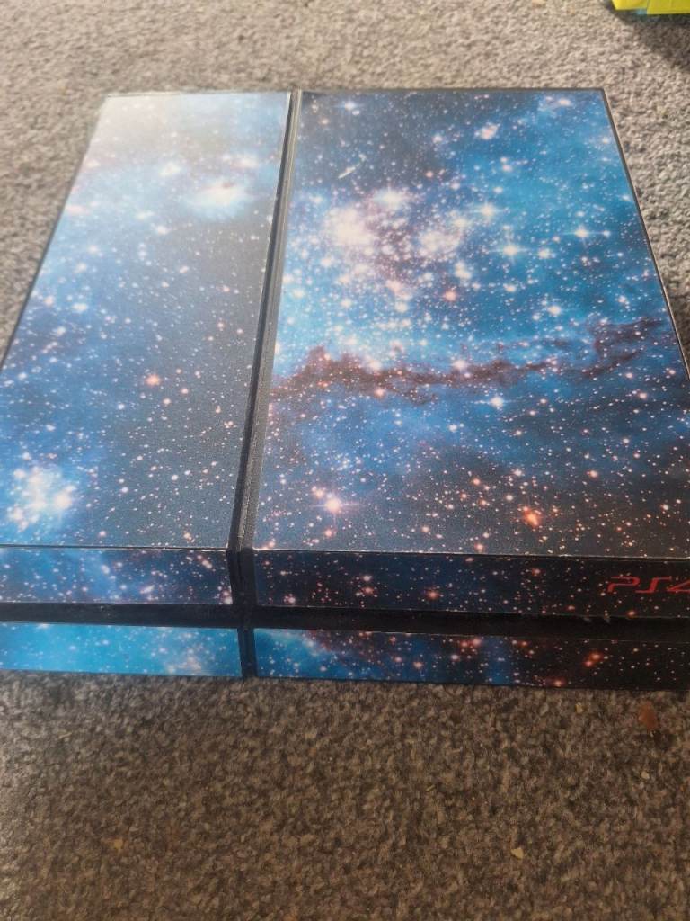 (Want gone)PS4 500gb (message for games list)2controllers and all cables included  (price or offer